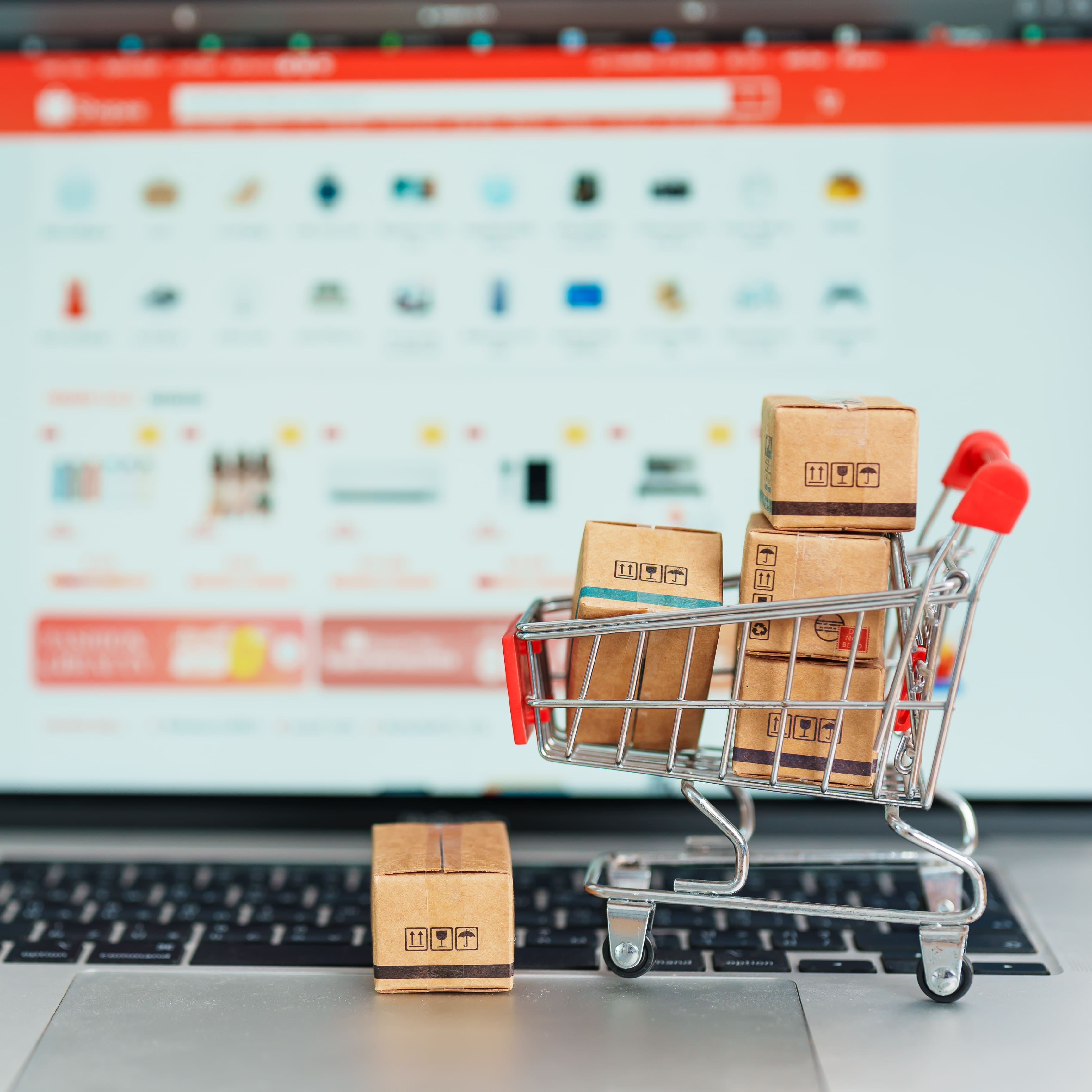 Por qué necesitas un e-commerce y cómo elegir la plataforma correcta