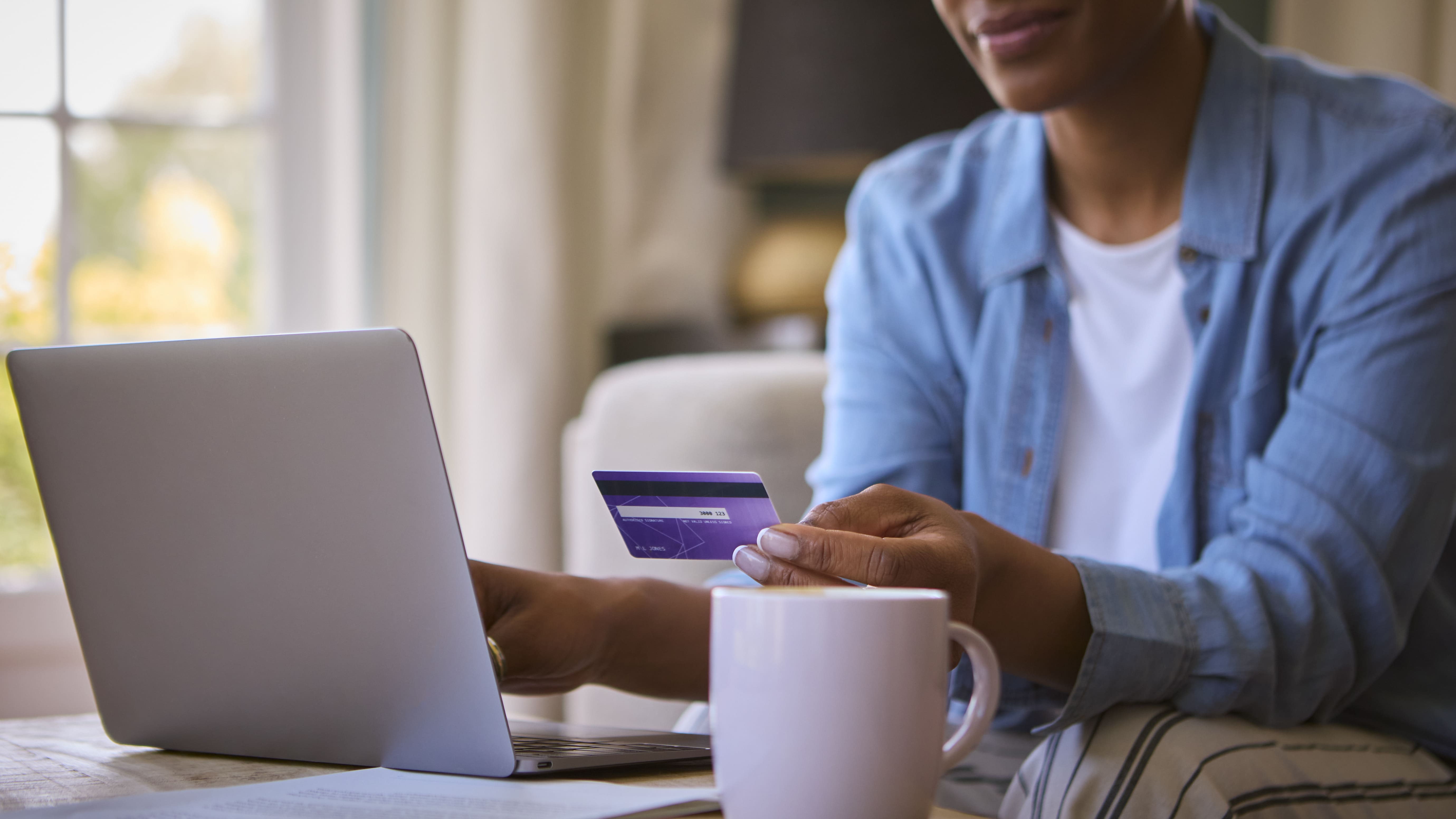 Plataformas de e-commerce y pasarelas de pago: ¿cuál conviene más en Ecuador y cuánto cuestan?